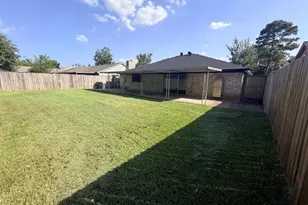 12727 Fern Forest Dr, Houston, TX 77044 - Photo 14