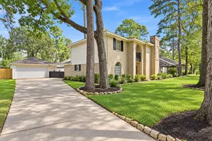 2019 Thousand Pines Dr, Kingwood, TX 77339 - Photo 2