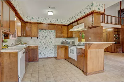 105 Ridgemont Drive, Alvin, TX 77511 - Photo 10