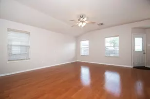 1910 Plum Creek Ln, Missouri City, TX 77489 - Photo 4