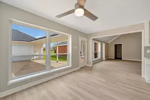 15411 Park Estates Ln, Houston, TX 77062 - Photo 32