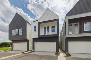 3009 Jensen Spgs Ln, Houston, TX 77026 - Photo 2