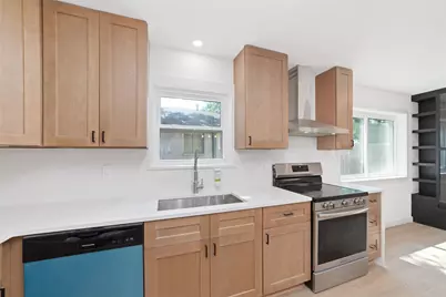 5950 Dumfries Dr, Houston, TX 77096 - Photo 10