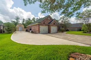 32510 Riverwood Dr, Magnolia, TX 77354 - Photo 2