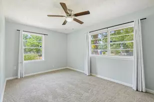 9802 Carmalee St, Houston, TX 77075 - Photo 10