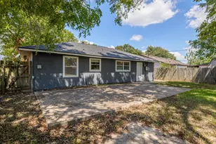 9802 Carmalee St, Houston, TX 77075 - Photo 20