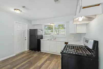 9802 Carmalee Street, Houston, TX 77075 - Photo 6