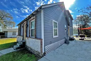 720 Caperton St, Houston, TX 77022 - Photo 2