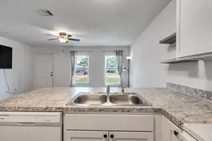 2029 6th St, Hempstead, TX 77445 - Photo 10