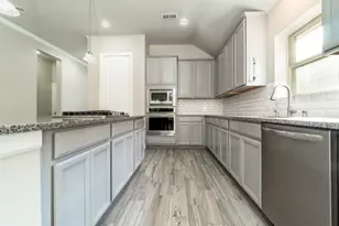 9615 Spring Ct, Iowa Colony, TX 77583 - Photo 10