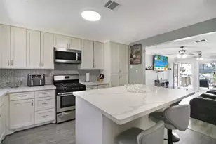 306 W Houston Ave, Pasadena, TX 77502 - Photo 6