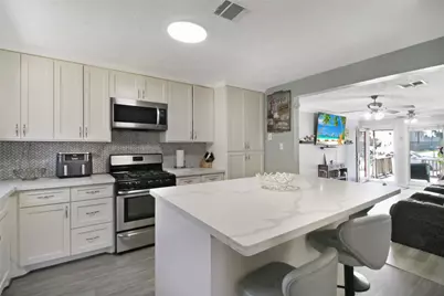 306 W Houston Avenue, Pasadena, TX 77502 - Photo 6