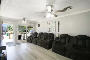 306 W Houston Ave, Pasadena, TX 77502 - Photo 4