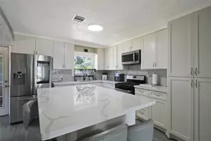 306 W Houston Ave, Pasadena, TX 77502 - Photo 1