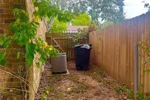 15815 Boridge Cir, Houston, TX 77053 - Photo 10