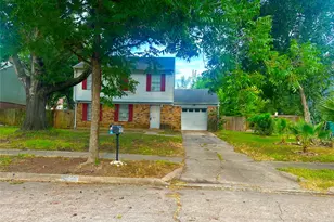 15815 Boridge Cir, Houston, TX 77053 - Photo 2
