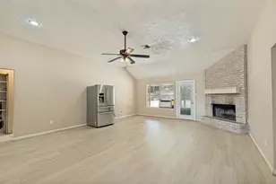 221 Tupelo Ln, Conroe, TX 77304 - Photo 6