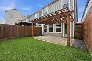 5326 Darling St, Houston, TX 77007 - Photo 1