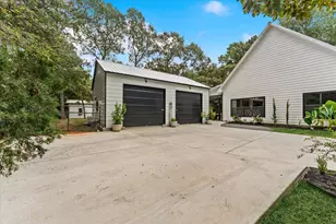 6075 Highline Dr, Montgomery, TX 77316 - Photo 2