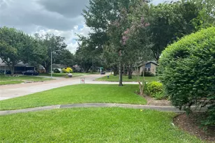 9614 Greenwillow St, Houston, TX 77096 - Photo 4