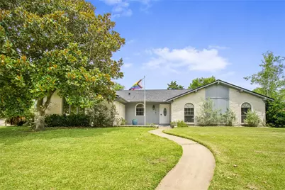 5451 Appleblossom Lane, Friendswood, TX 77546 - Photo 2