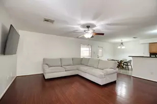 9519 Garrett Pine Lane, Houston, TX 77044 - Photo 10