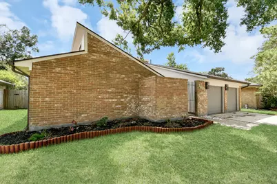 16310 Havenhurst Drive, Houston, TX 77059 - Photo 4