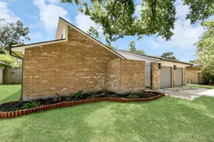 16310 Havenhurst Dr, Houston, TX 77059 - Photo 4