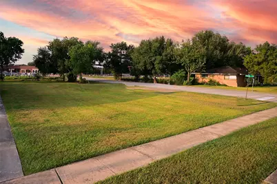 902 Avenue N, South Houston, TX 77587 - Photo 2