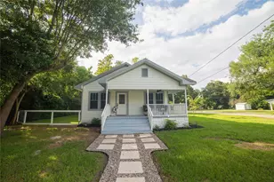 420 N Live Oak St, Tomball, TX 77375 - Photo 1