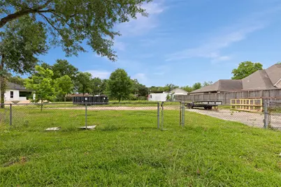 410 Spring Drive, Pasadena, TX 77504 - Photo 2