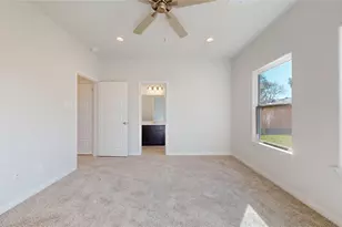 11833 E Gate Dr, Willis, TX 77318 - Photo 18