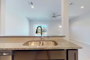 11833 E Gate Dr, Willis, TX 77318 - Photo 12