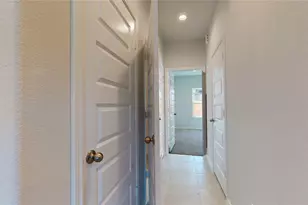 11833 E Gate Dr, Willis, TX 77318 - Photo 14