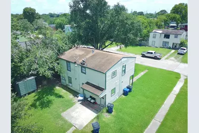 1138 4th Avenue N, Texas City, TX 77590 - Photo 2
