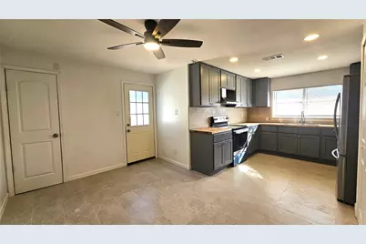 1202 Dyer Avenue #A, Rosenberg, TX 77471 - Photo 10