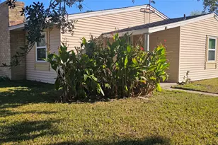 1202 Dyer Ave, Rosenberg, TX 77471 - Photo 2