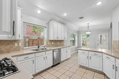 83 E Whistlers Bend Circle, Conroe, TX 77384 - Photo 6