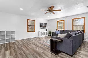 606 Ave A, Winnie, TX 77665 - Photo 10