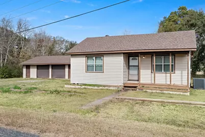 606 Avenue A, Winnie, TX 77665 - Photo 4