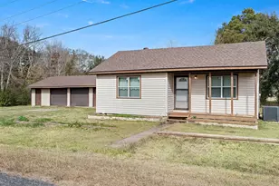 606 Ave A, Winnie, TX 77665 - Photo 4