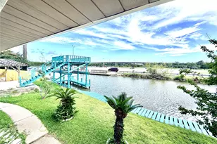 27 Marlin Ln, Baytown, TX 77520 - Photo 4