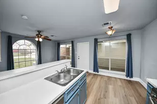 1010 Gardenwalk Dr, La Porte, TX 77571 - Photo 20