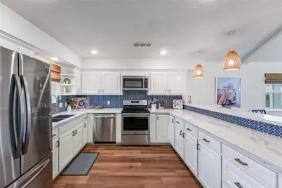 4826 Bluewater Drive, Freeport, TX 77541 - Photo 10