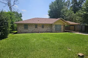 207 Shadow Oaks Dr, Conroe, TX 77303 - Photo 2
