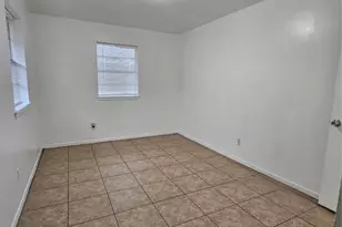 207 Shadow Oaks Dr, Conroe, TX 77303 - Photo 24