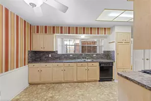 16410 Hickory Knoll Dr, Houston, TX 77059 - Photo 14