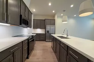 5915 Haring Ln, Houston, TX 77091 - Photo 2