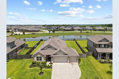 14919 Lake Shore Avenue, Mont Belvieu, TX 77523 - Photo 2