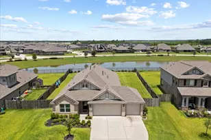 14919 Lake Shore Ave, Mont Belvieu, TX 77523 - Photo 2